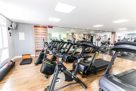 Apartamento à venda com 233m², 3 quartos e 3 vagas Apartamento à venda com 233m², 3 quartos e 3 vagasÁrea comum - Academia