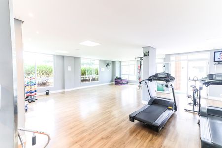 Apartamento à venda com 233m², 3 quartos e 3 vagas Apartamento à venda com 233m², 3 quartos e 3 vagasÁrea comum - Academia