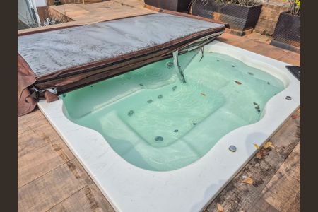 Apartamento à venda com 233m², 3 quartos e 3 vagas Apartamento à venda com 233m², 3 quartos e 3 vagasCobertura