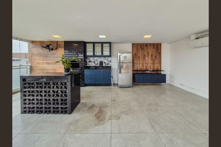 Apartamento à venda com 233m², 3 quartos e 3 vagas Apartamento à venda com 233m², 3 quartos e 3 vagasCobertura