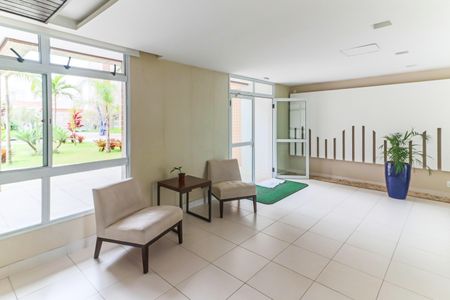 Apartamento à venda com 233m², 3 quartos e 3 vagas Apartamento à venda com 233m², 3 quartos e 3 vagasHall