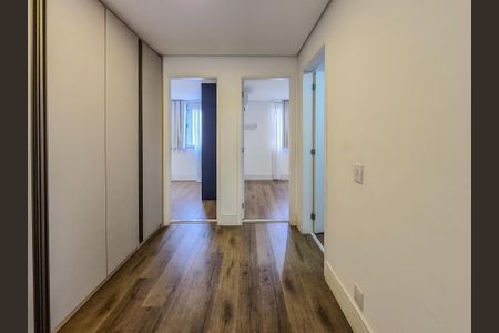 Apartamento à venda com 233m², 3 quartos e 3 vagas Apartamento à venda com 233m², 3 quartos e 3 vagasCorredor Suites