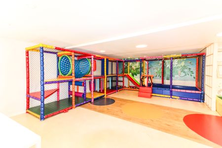 Apartamento à venda com 233m², 3 quartos e 3 vagas Apartamento à venda com 233m², 3 quartos e 3 vagasBrinquedoteca