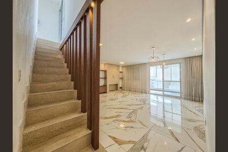 Apartamento à venda com 233m², 3 quartos e 3 vagas Apartamento à venda com 233m², 3 quartos e 3 vagasSala