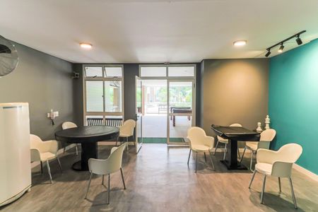 Apartamento à venda com 233m², 3 quartos e 3 vagas Apartamento à venda com 233m², 3 quartos e 3 vagasEspaço de Jogos Adulto