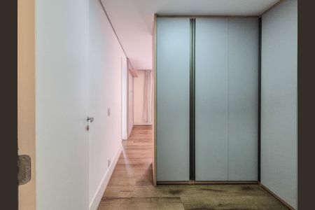 Apartamento à venda com 233m², 3 quartos e 3 vagas Apartamento à venda com 233m², 3 quartos e 3 vagasSuite 03