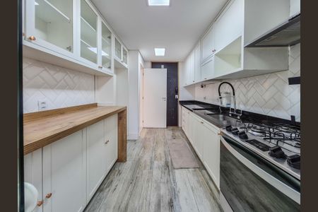 Apartamento à venda com 233m², 3 quartos e 3 vagas Apartamento à venda com 233m², 3 quartos e 3 vagasCozinha