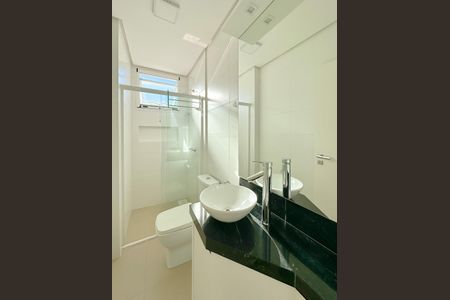 Apartamento para alugar com 186m², 4 quartos e 2 vagasBanheiro social