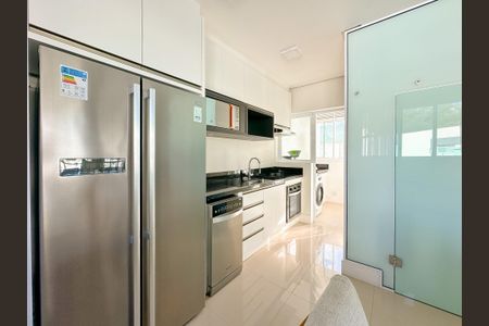 Apartamento para alugar com 186m², 4 quartos e 2 vagasCozinha