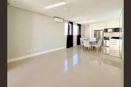 Sala de TV de apartamento para alugar com 4 quartos, 186m² em Jurerê, Florianópolis