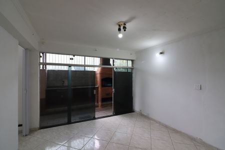 Casa para alugar com 112m², 2 quartos e 2 vagasSala/Cozinha