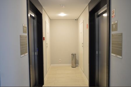 Studio à venda com 24m², 1 quarto e sem vaga Studio à venda com 24m², 1 quarto e sem vagaElevadores
