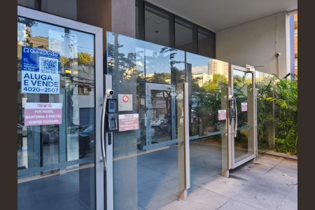 Studio à venda com 24m², 1 quarto e sem vaga Studio à venda com 24m², 1 quarto e sem vagaFachada + Plaquinha