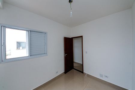 Quarto 1 de apartamento para alugar com 2 quartos, 40m² em Vila Antonieta, São Paulo