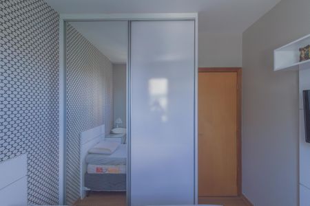 Apartamento à venda com 253m², 4 quartos e 3 vagasQuarto 2