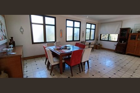 Casa de condomínio para alugar com 684m², 3 quartos e 8 vagas Casa de condomínio para alugar com 684m², 3 quartos e 8 vagasSala