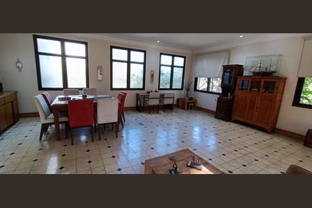 Casa de condomínio para alugar com 684m², 3 quartos e 8 vagas Casa de condomínio para alugar com 684m², 3 quartos e 8 vagasSala