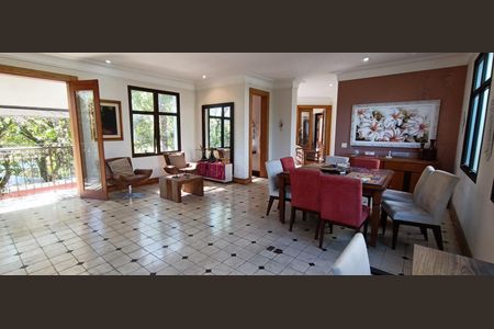 Casa de condomínio para alugar com 684m², 3 quartos e 8 vagas Casa de condomínio para alugar com 684m², 3 quartos e 8 vagasSala