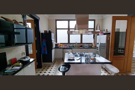 Casa de condomínio para alugar com 684m², 3 quartos e 8 vagas Casa de condomínio para alugar com 684m², 3 quartos e 8 vagasCozinha