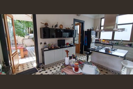 Casa de condomínio para alugar com 684m², 3 quartos e 8 vagas Casa de condomínio para alugar com 684m², 3 quartos e 8 vagasCozinha