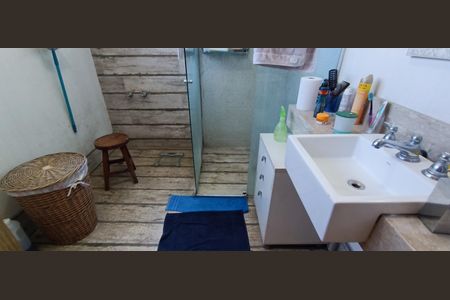 Casa de condomínio para alugar com 684m², 3 quartos e 8 vagas Casa de condomínio para alugar com 684m², 3 quartos e 8 vagasBanheiro da Suíte 1