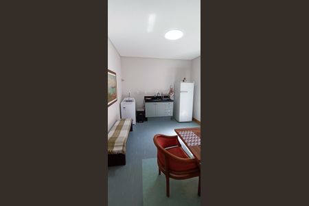 Casa de condomínio para alugar com 684m², 3 quartos e 8 vagas Casa de condomínio para alugar com 684m², 3 quartos e 8 vagasEdícula Cozinha