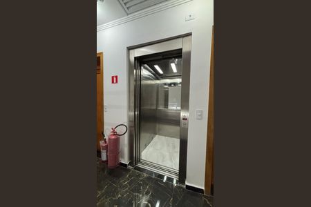 Apartamento à venda com 62m², 2 quartos e 2 vagasElevador