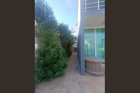 Casa de condomínio para alugar com 234m², 3 quartos e 4 vagas