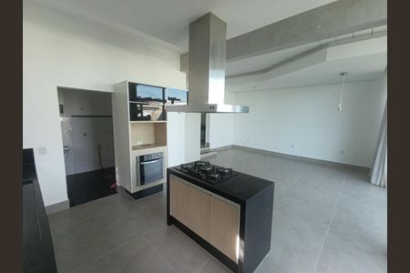 Casa de condomínio para alugar com 234m², 3 quartos e 4 vagas
