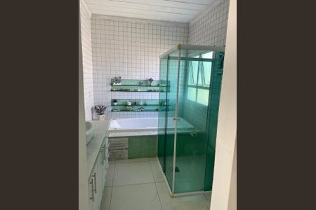 Casa de condomínio para alugar com 234m², 3 quartos e 4 vagas