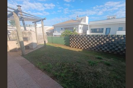 Casa de condomínio para alugar com 234m², 3 quartos e 4 vagas