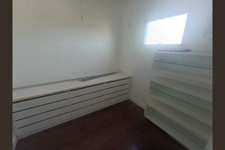 Casa de condomínio para alugar com 234m², 3 quartos e 4 vagas