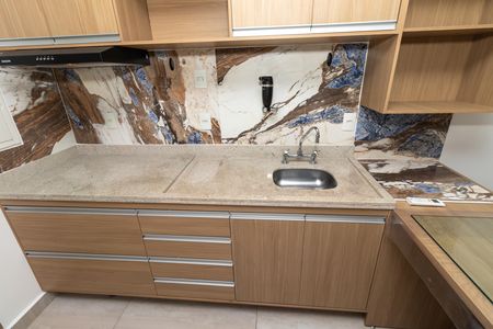 Cozinha de apartamento para alugar com 1 quarto, 45m² em Vila Romana, São Paulo