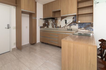 Cozinha de apartamento para alugar com 1 quarto, 45m² em Vila Romana, São Paulo