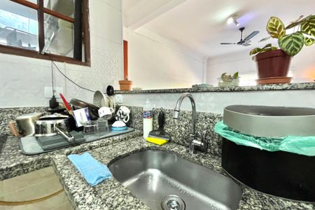 Apartamento à venda com 100m², 2 quartos e sem vagaCozinha