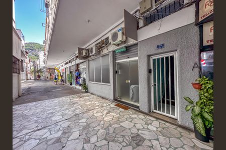 Studio para alugar com 28m², 1 quarto e sem vaga Studio para alugar com 28m², 1 quarto e sem vagaFachada