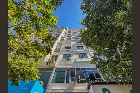 Studio para alugar com 28m², 1 quarto e sem vaga Studio para alugar com 28m², 1 quarto e sem vagaFachada