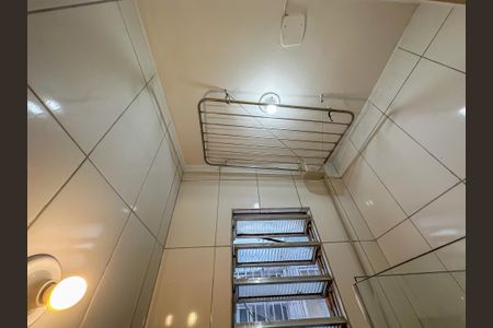 Studio para alugar com 28m², 1 quarto e sem vaga Studio para alugar com 28m², 1 quarto e sem vagaBanheiro social