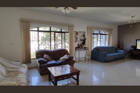 Casa para alugar com 4 quartos, 300m² em Parque Sao Luis, São Paulo