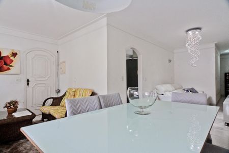 Casa à venda com 200m², 3 quartos e 3 vagasSala