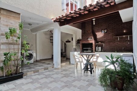 Casa à venda com 200m², 3 quartos e 3 vagasÁrea externa