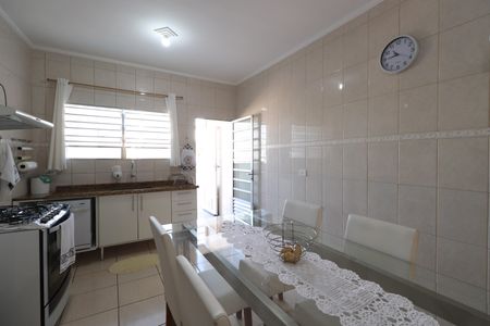 Casa à venda com 239m², 3 quartos e 3 vagasCozinha
