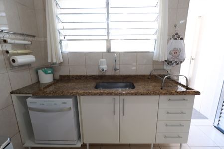 Casa à venda com 239m², 3 quartos e 3 vagasCozinha