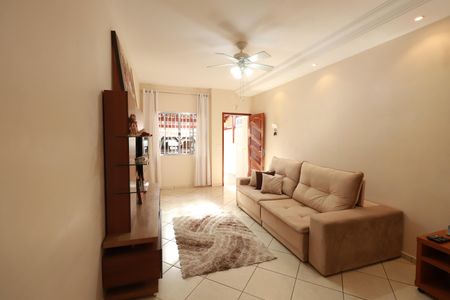 Casa à venda com 239m², 3 quartos e 3 vagasSala