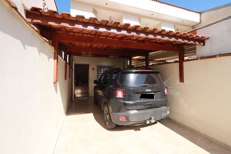 Casa à venda com 239m², 3 quartos e 3 vagasGaragem