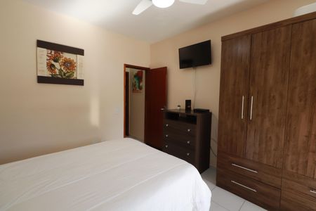 Casa à venda com 239m², 3 quartos e 3 vagasSuíte