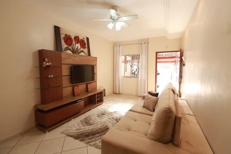 Casa à venda com 239m², 3 quartos e 3 vagasSala