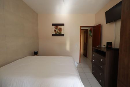 Casa à venda com 239m², 3 quartos e 3 vagasSuíte