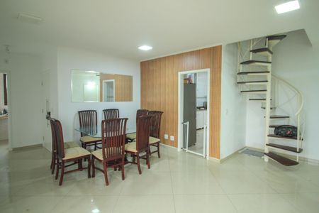 Apartamento para alugar com 340m², 3 quartos e 3 vagasSala