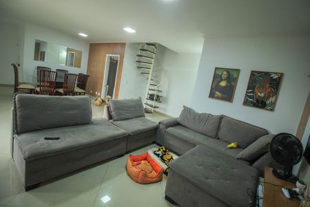 Apartamento para alugar com 340m², 3 quartos e 3 vagasSala